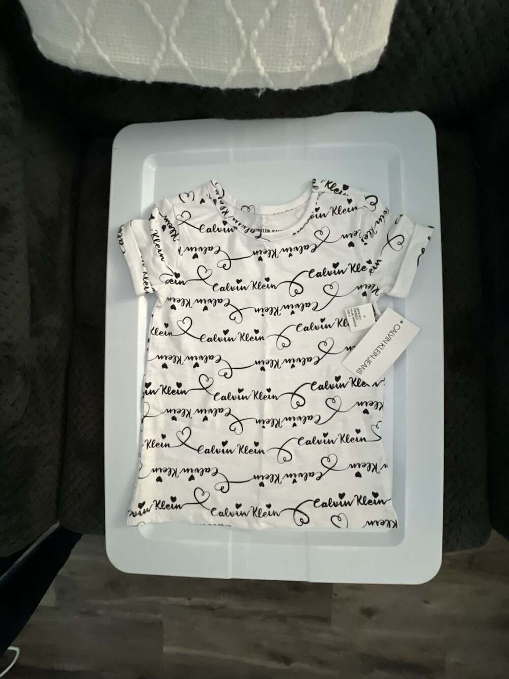 Calvin Klein Girls T-Shirt Size 5